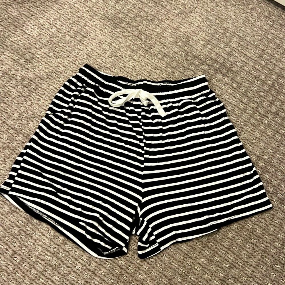 NWOT BLACK & WHITE STRIPED SHORTS